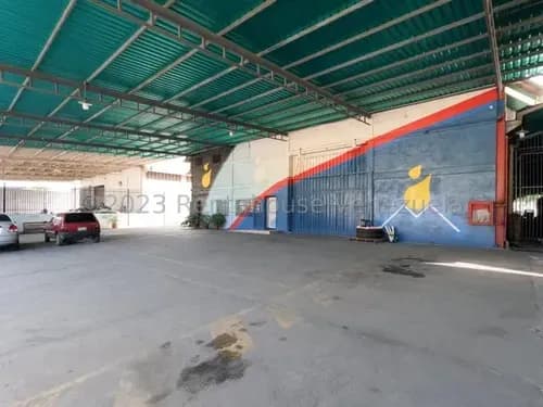 Jesus Teran Vende Espacioso, Fresco, Iluminado Galpón Con Oficinas, Baños, Mezzanina, Estacionamiento Ubicado En Zona Industrial 3 De Bqto. 26-7460