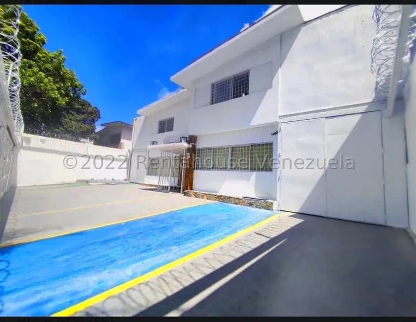 Comercial (Local Comercial) en Alquiler en Chuao, Distrito Metropolitano