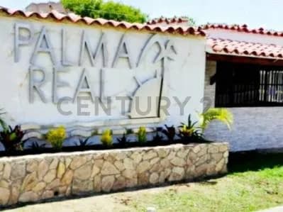 TOWNHOUSE EN VENTA HIGUEROTE SECTOR AGUA SAL