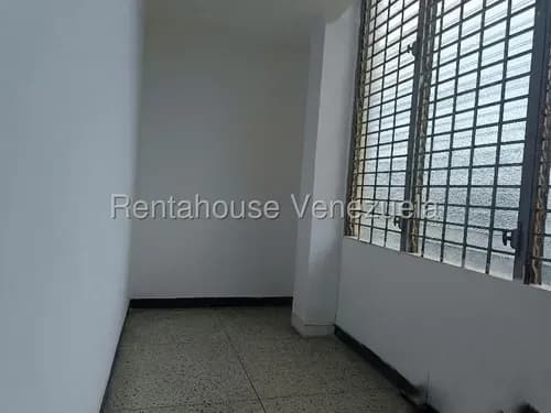 Oficina En Alquiler En Av Universidad Mls #26-17589 R.q