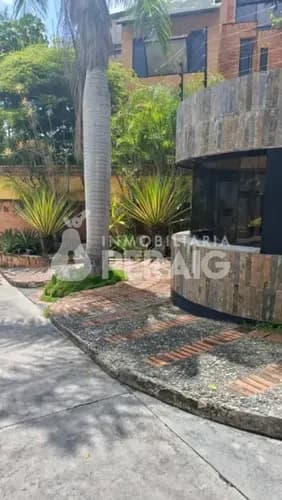 Apartamento/ Venta/ La Castellana/ M2/ 5h/4b/4p/ Gs