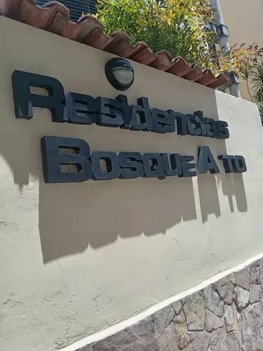 D-674. Alexora Vende Apartamento Residencial Ubicado En Piso 2 En La Urb. El Bosque, Res. Bosque Alto. (3,2,2)