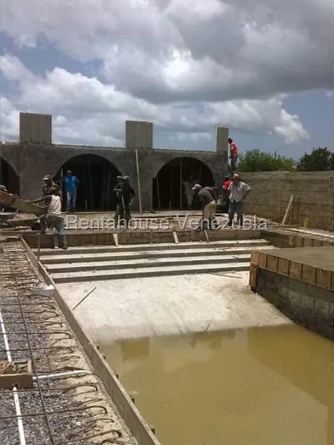 Terreno (Comercial) en Venta en Higuerote, Miranda