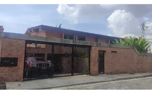 Venta Quinta Urb Alto Prado 320mts 4h+s+e/4b+s/3p