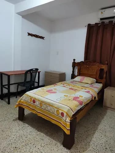 Habitación Para Caballero Entrada Independiente, Derecho A Baño Compartido, Aire Acondicionado, Cocina, Camaras De Seguridad, Internet, Entrada Independiente, Agua Tibia, Ambiente Tranquilo- Profesion