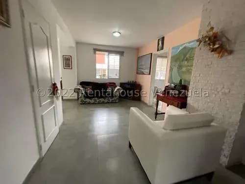 Daniela Linarez Vende Hermosa Y Acogedora Casa Con Cocina Moderna, Amplios Espacios, 3 Habitaciones, 3 Baños, Planta Eléctrica, Parque Infantil, Piscina, Ubicada En El Este De Barquisimeto