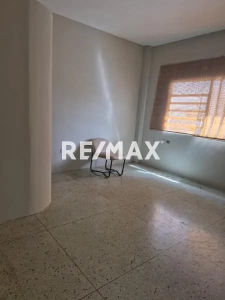 Se alquila local ideal para Oficina, spa, consultorio zona centro Este Barquisimeto