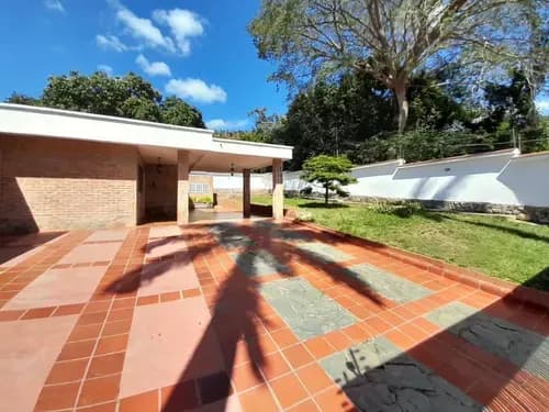 Dr. Inv. Degemajo Vende, Exclusiva Casa Quinta, En La Privilegiada Urbanización Colinas De Guataparo, Valencia