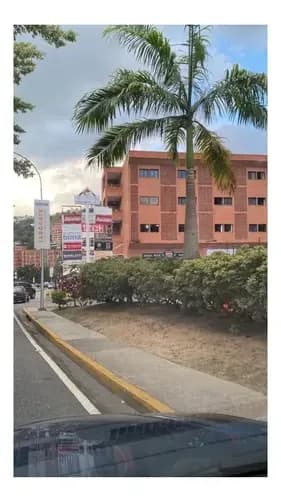 Solo Para Cliente Directo--apartamento En Alquiler, Amoblado En El Hatillo Suites Galería, Actualizado, Moderno, Tanque De Agua, Puesto De Estacionamiento, Internet. Jcrp