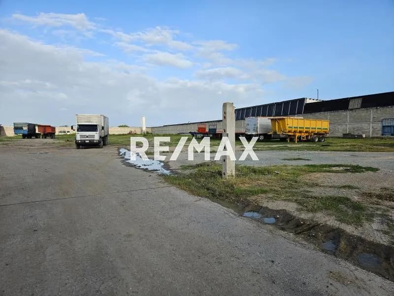En venta terreno en Zona Industrial Piñonal