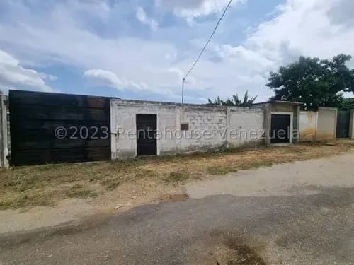 Maritza Lucena Alquila Local Comercial En Cabudare, Cód. 25-7589, Agua Dos Veces Por Semana, Ideal Para Emprender Negocio, Talleres.