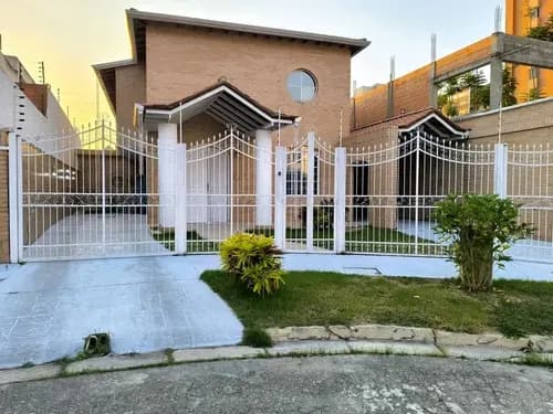 Fernando & Yosmar En Venta Moderna Casa En La Urb La Trigaleña ( Solo Clientes)