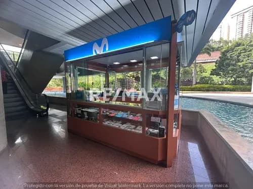 Se Vende Kiosko En Manzanares, Con O Sin Fondo De Comercio
