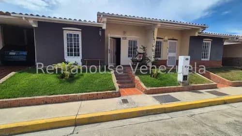 /maria Elena Oropeza / Vende Bella Y Exclusiva Casa 180 M2 /moderna Cocina Equipada / A 5 Minutos Del Este De Barquisimeto/patio Trasero Con Parrillera, Area De Servicio/ En Los Samanes, Lara#26-6211/