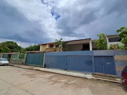 Meb, Venta Amplia Casa Comercial Bellos Acabados Y Espacios Para Tu Negocio, 284626