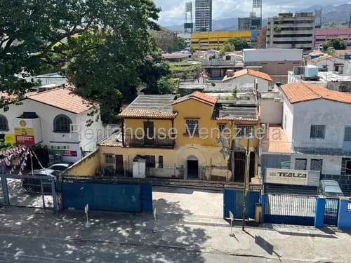 Alx / Una Mina De Oro! Casa Con Superficie De 450mts En Calle Comercial De Alto Tráfico. En Venta - En El Paraiso // Mls #26-14944