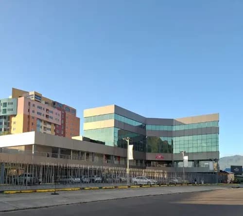 Carolina Romero Alquila Oficina Centro Comercial Jardín Mañongo (plof-150). Sólo Clientes