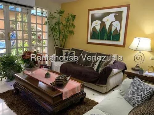Fredxia Castillo Vende Amplia Casa Quinta En Santa Rosa, Este De Barquisimeto. Fc # 26-16181.