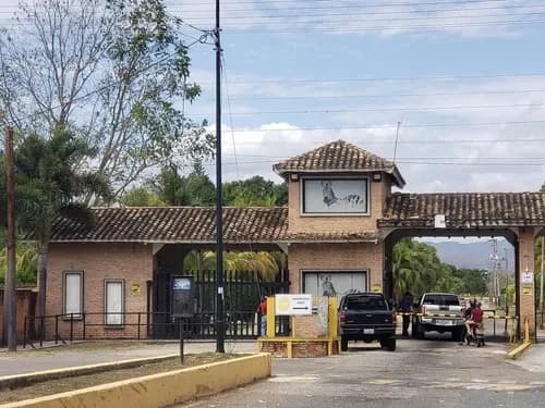 Lm Vende Casa Dos Niveles En La Urb. Privada Safary Country Club, Tocuyito Carabobo 326782