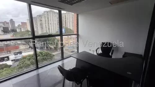 Oficina En Alquiler. El Bosque # 26-20272