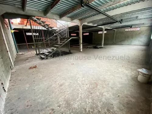 Local En Alquiler El Paraiso 24-18584 Ac