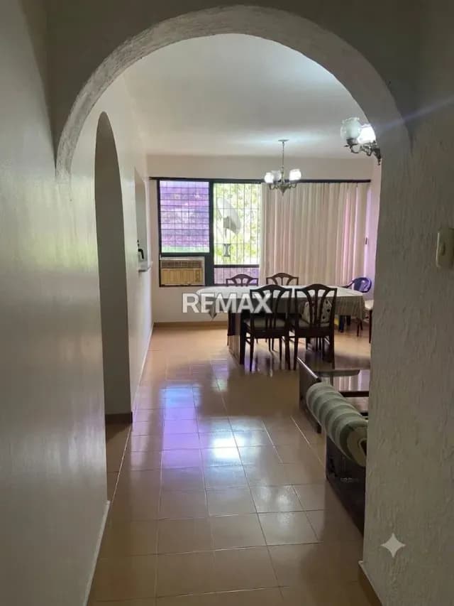 APARTAMENTO AMPLIO Y BIEN UBICADO EN VENTA