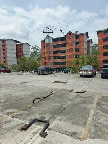 Venta Conjunto Los Apamates Urb. Terrazas De Guicoco. Ar Mls # 26-18189