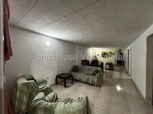 Daniela Linarez Vende Amplia Casa Dúplex Con 4 Habitaciones, 3 Baños, Apartamento Anexo En Segunda Planta Con 3 Habitaciones, 2 Baños, Terraza, Este De Barquisimeto