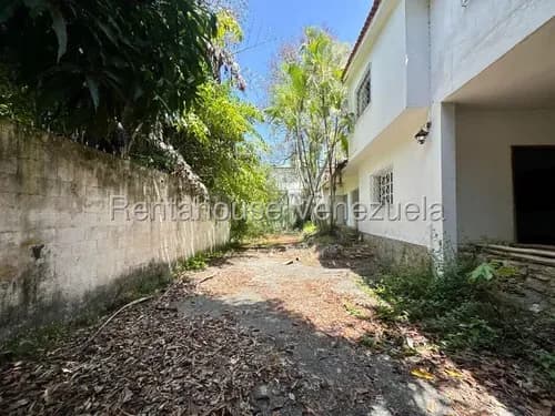 Espectacular Terreno Con Casa En Venta En Los Palos Grandes Mls #26-20793