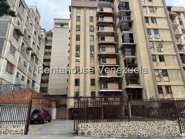Apartamento (1 Nivel) en Alquiler en Colinas de Santa Monica, Distrito Metropolitano