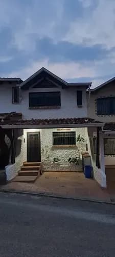 Alquiler. Casa. Urb. Laureles De La Castellana