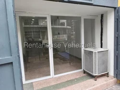 Excelente Local Comercial Con Mezzanina A Pie De Calle Altagracia 26-21961