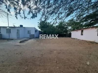 Terreno en venta en Santa Elena, Punto Fijo, Carirubana, Falcón, VEN - $4k