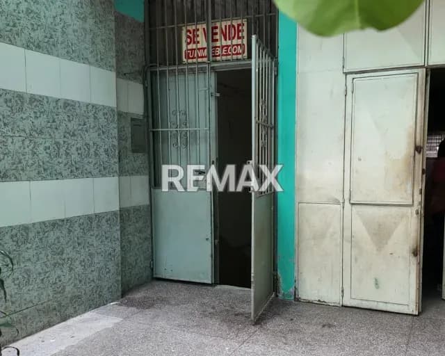 Local en Alquiler entre la Avenida Panteón y la Fuerzas Armadas