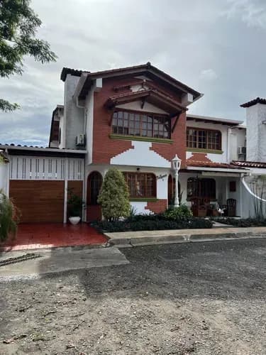 En Venta Hermosa Casa En Urbanización Trébol Ii