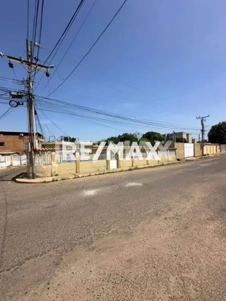En venta terreno comercial con casa en maracaibo