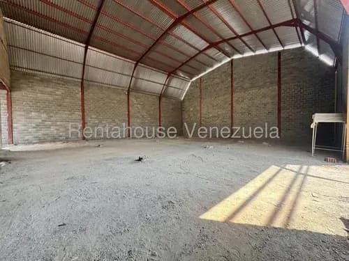 Lcda. Milagros Inmuebles Nazareth Galpon Industrial En Venta En Barquisimeto Lara Zona Industrial Ii. Codigo Del Inmueble 26-17510 Economica Comercial Economico