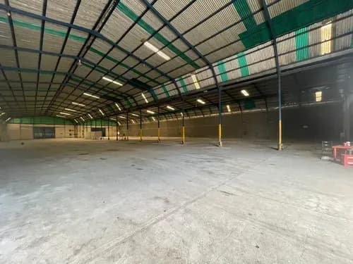 Galpón En Parcela De 10.000 Mts Y 7.000 De Construcción En Zona Industrial De Moyetones