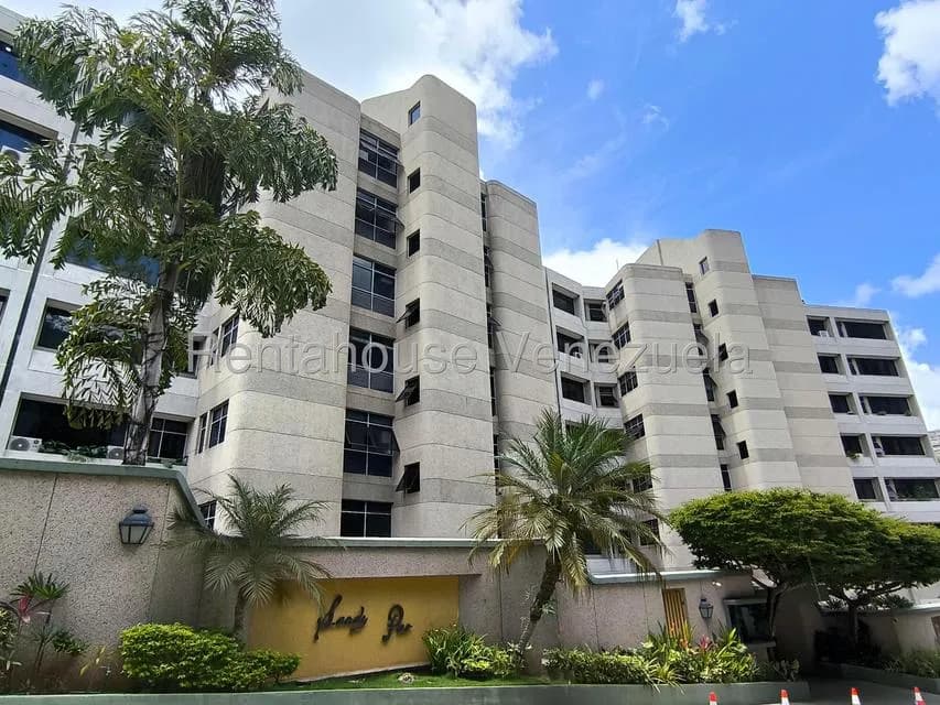 Apartamento (Duplex) en Alquiler en Lomas de La Lagunita, Distrito Metropolitano