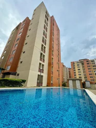 Confortable Apartamento Amoblado En Piso Bajo Con Modalidad De Alquiler Flexible Por Días O Meses Urbanización Mañongo, Residencias Doral Country