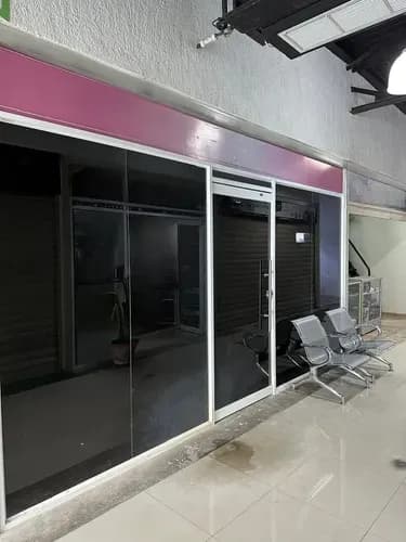 En Venta Local En El Centro Comercial Metroshop, San Diego Oportunidad De Inversión 15,19m2 Incluyendo Mezanina Gavip