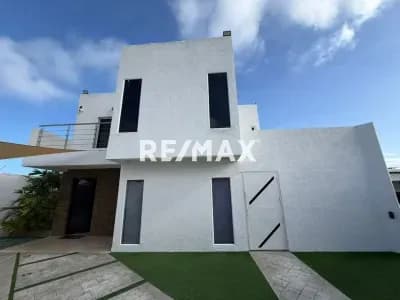 CASA QUINTA EN UNA DE LAS MEJORES ZONAS DE LA ISLA COSTA AZUL