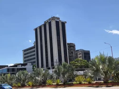 Np Alquiler De Oficina En Av. Bolivar Norte, Urb. Majay, Código 331829