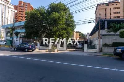 Terreno Ubicado en la Av. 8 (Santa Rita) Frente al Hotel Kristoff