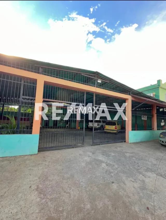 Edificación residencial y comercial