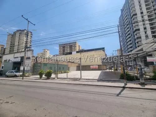 Lote De Terreno Ze 740 Metros Excelente Ubicación Calle Boyaca Centro De Maracay Pozo De Agua Listo Para Firmar Estef 26-15004