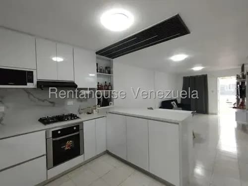 Inmuebles Milagros Nazareth Casa En Venta En Cabudare Lara Av Intercomunal Barquisimeto Acarigua. Codigo Del Inmueble 26-16599 Economica Residencial Economico