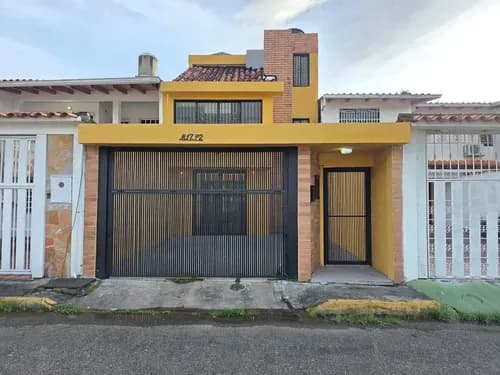En Venta Casa En Urbanización Altos De Paramillo