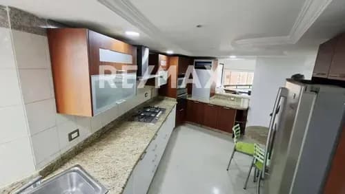 Lerry Paez Vende Amplio Apartamento En Res. Ineska - Mañongo Cod 332245