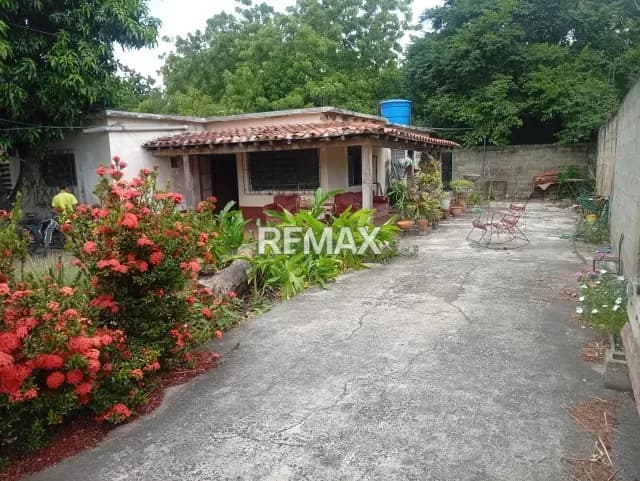 EN VENTA TERRENO CON BIENICHURIA